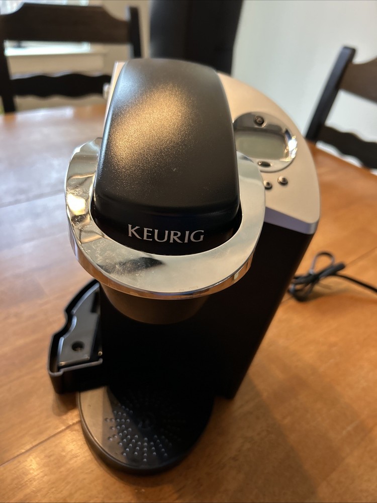 Keurig K60 Single-Serve Brewer Silver/Coffee Maker Base Only