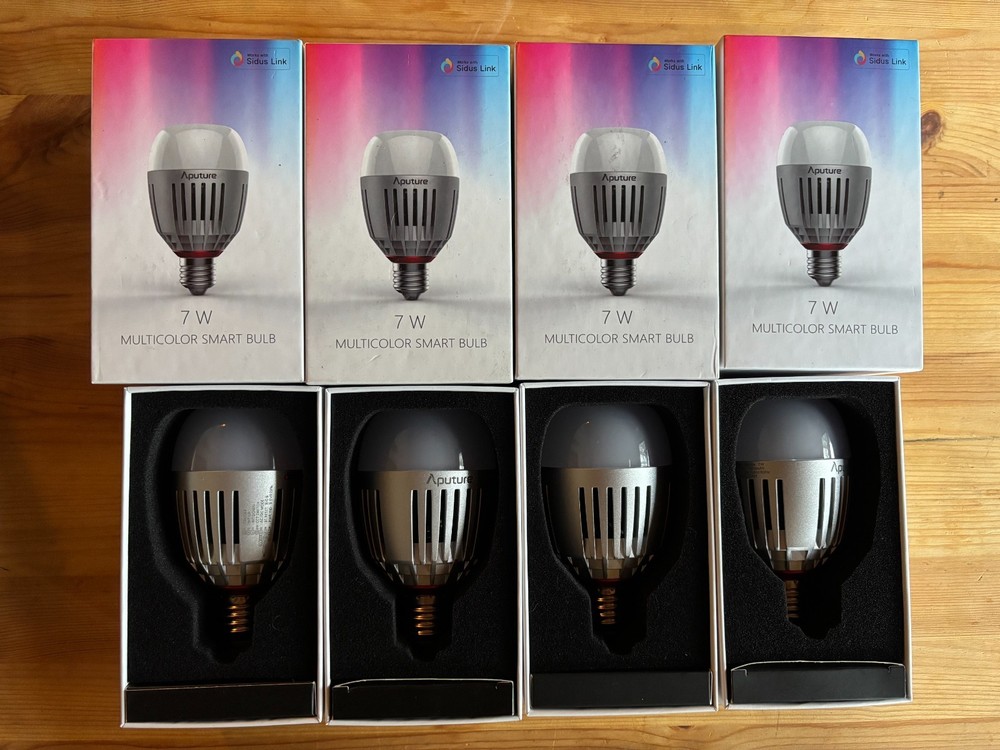 2 Aputure 7W Multicolor Smart Bulbs