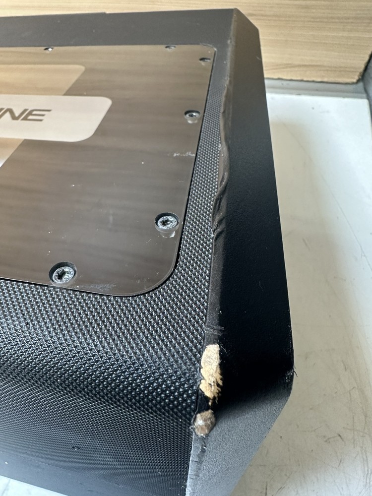 Alpine PLT-5 Powered Subwoofer System (please See Pics)