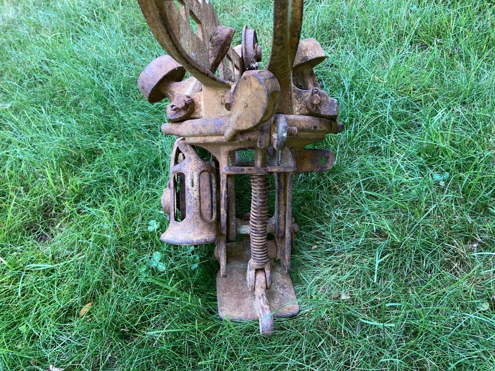 Antique Cast Iron Right Angle Fork & Sling Elevator Hay Unloader Trolley Pulley