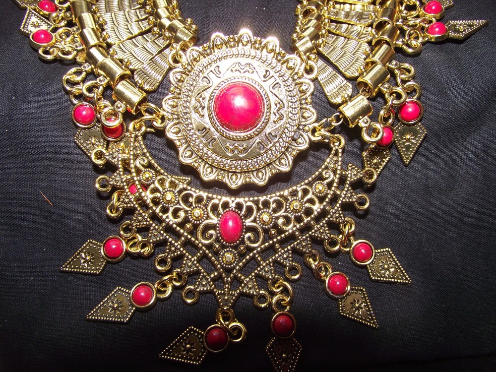 Necklace & Earrings set