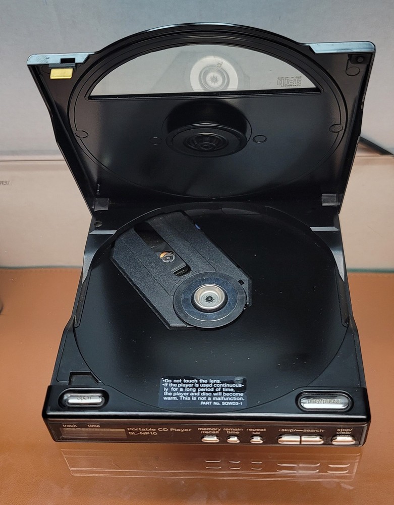 Panasonic SL-NP10 / Technics SL-XP5 Portable CD Player Discman working