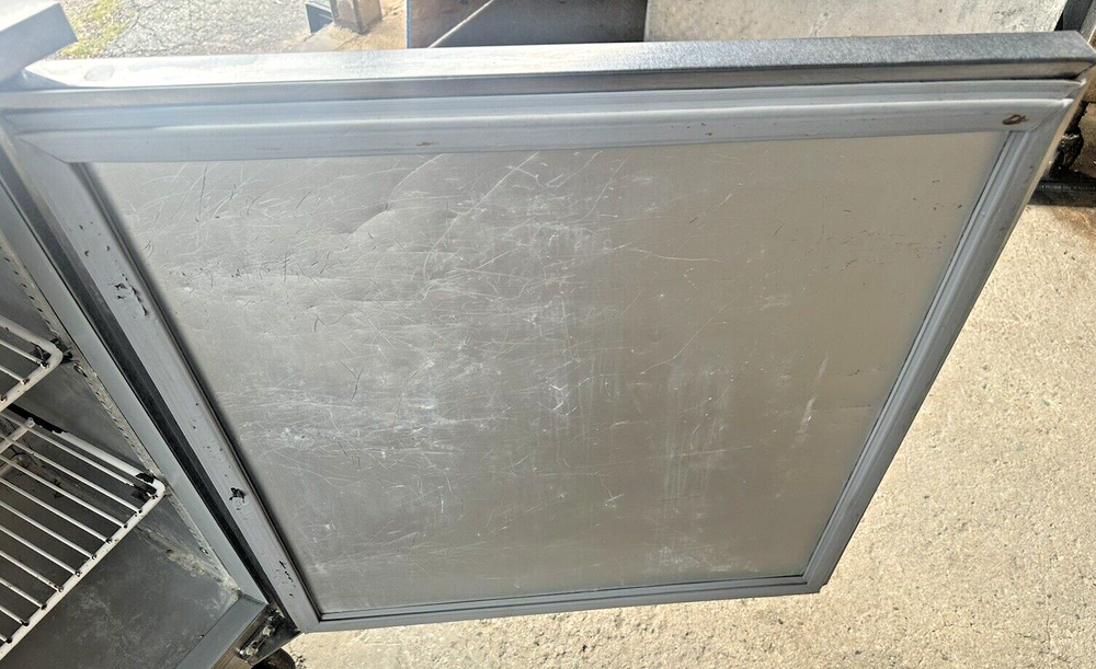 Traulsen UHT60-LR 60" Worktop Undercounter Refrigerator