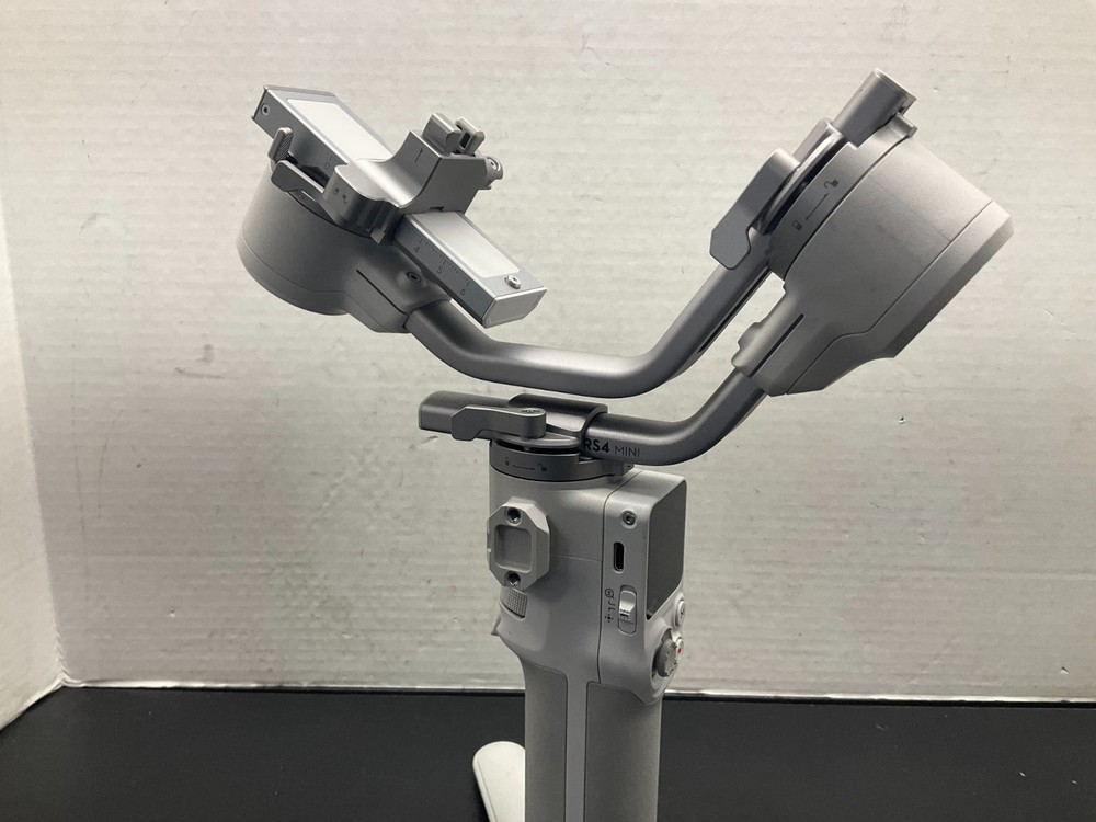 DJI RS 4 Mini Combo 3-Axis Camera Gimbal Auto Axis Locks