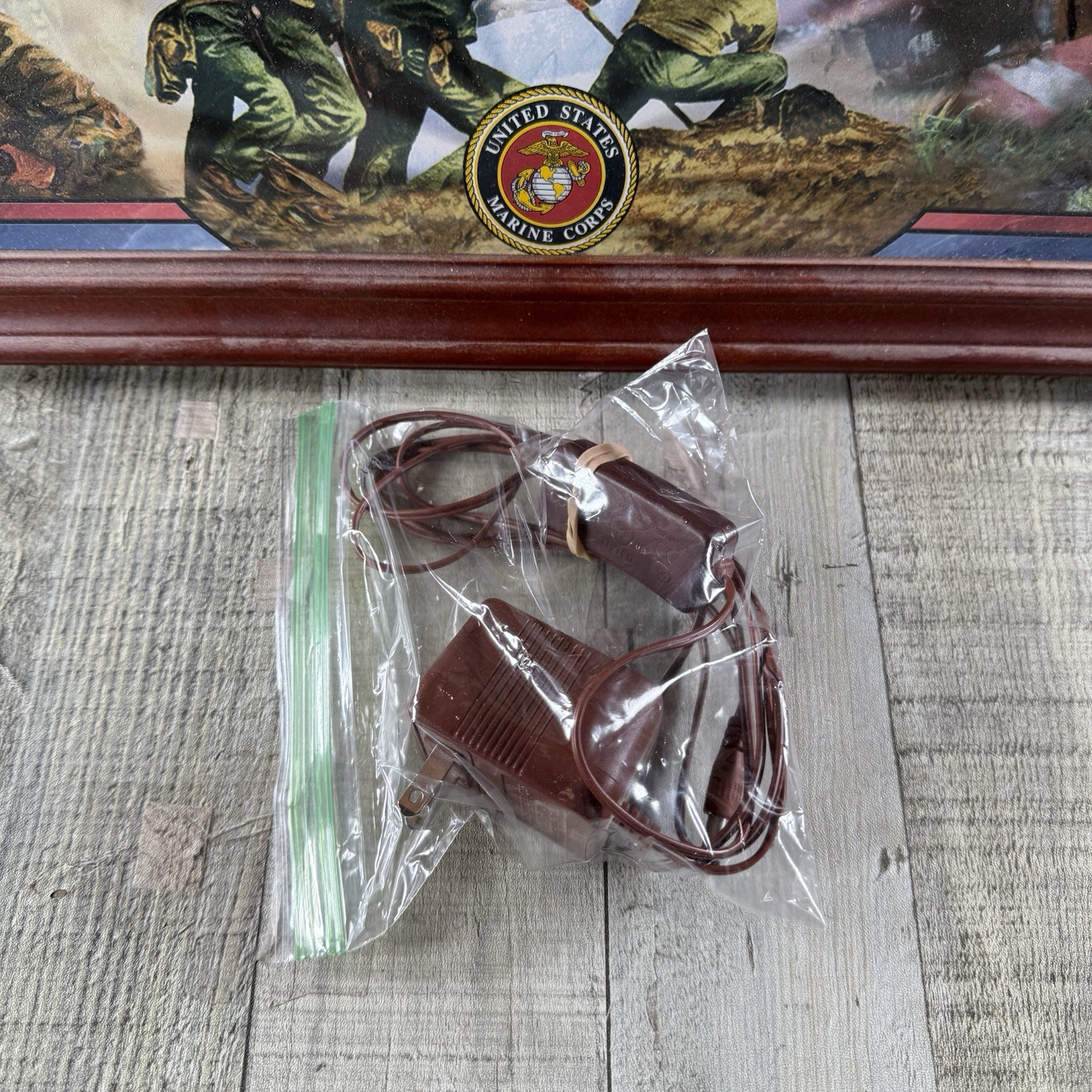2005 Bradford Exchange LIGHT OF FREEDOM USMC Limited Edition Stain Glass Light