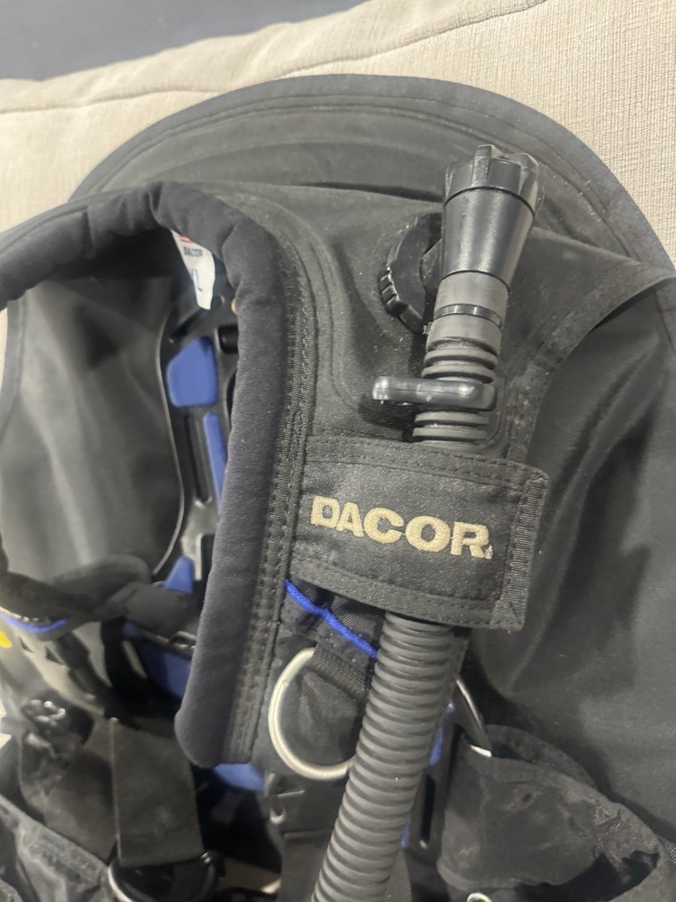 Dacor scuba diving Buoyancy Compensator Device (BCD)