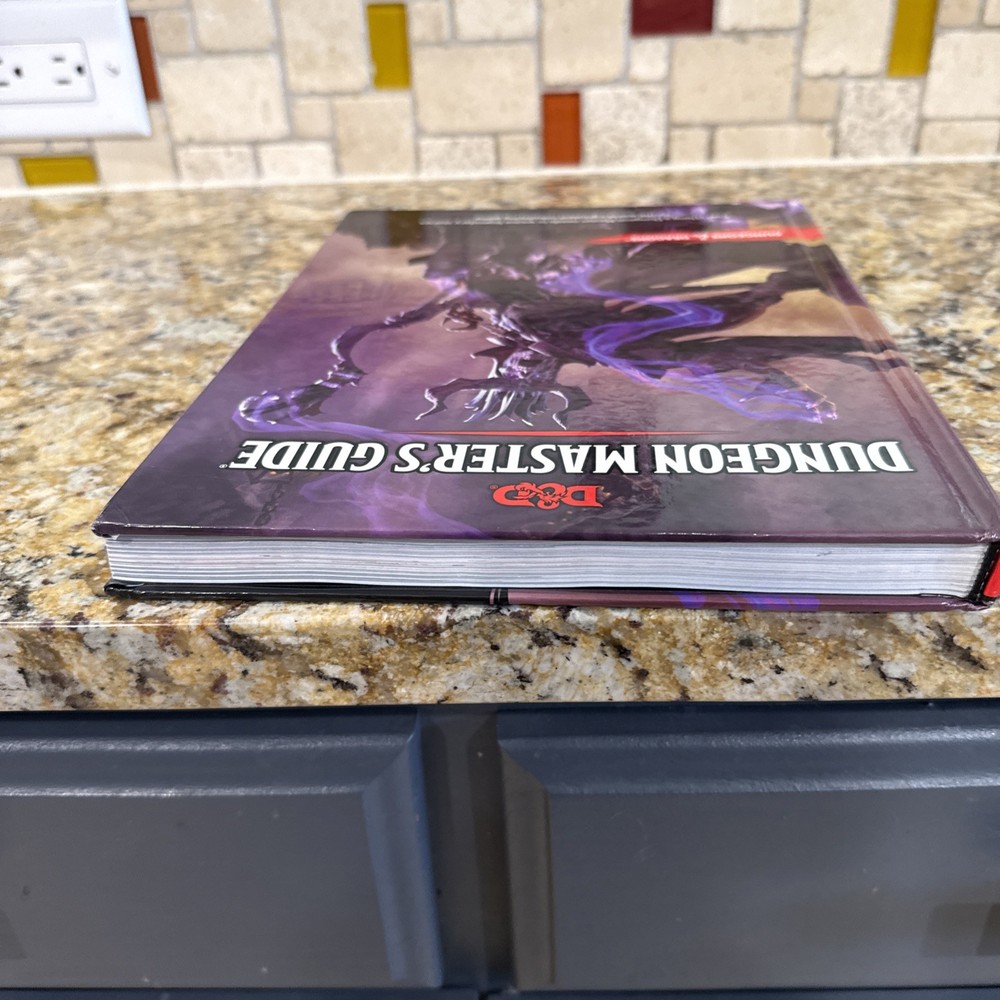 Dungeons & Dragons Dungeon Master Guide Book 2014
