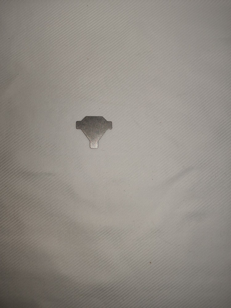 NEEDLE PLATE TRIANGLE SCREWDRIVER # 653802002