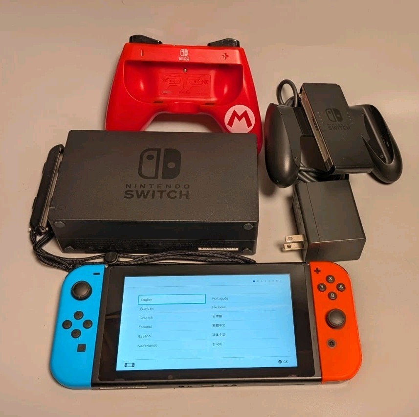 Nintendo Switch HAC-001(-01) Handheld Console - 128GB - OLED bundle with Extras