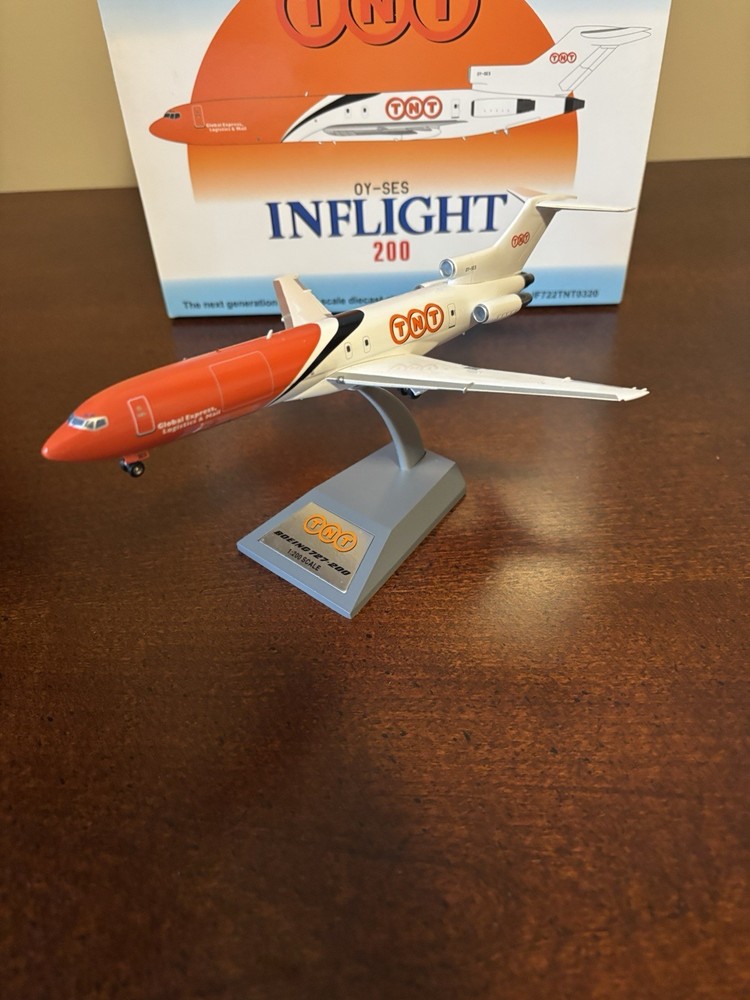 TNT 727 1:200