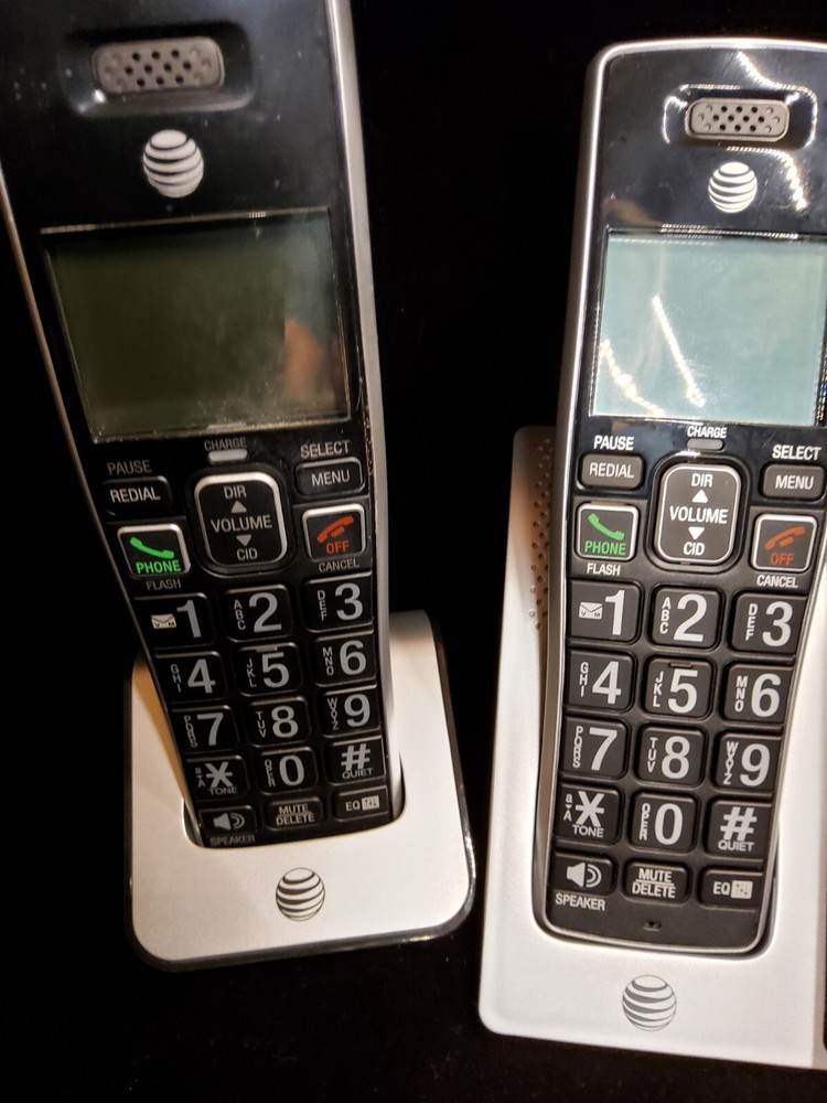 AT&T Silver 2 Handset Anwsering System With Caller ID Table Top