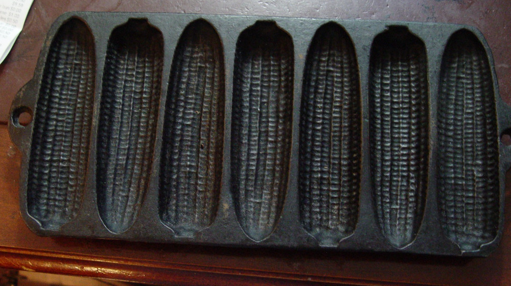 Vintage Cast Iron Cornbread 7 Stick Pan