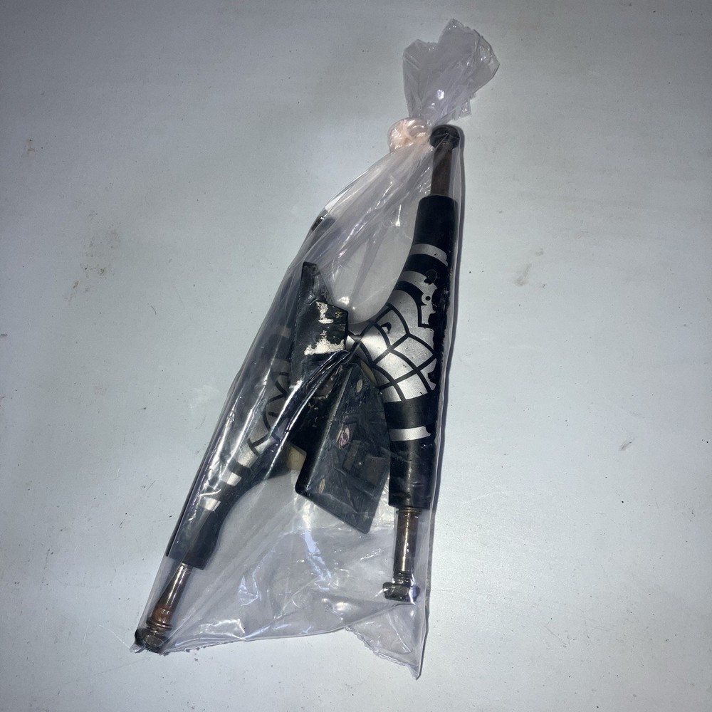 Thunder Skateboard Trucks Pair Black Grenade 7.7