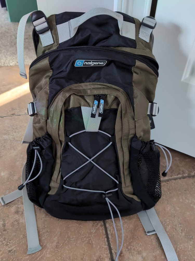 Nalgene Hydration Pack Backpack Green And Black NEW