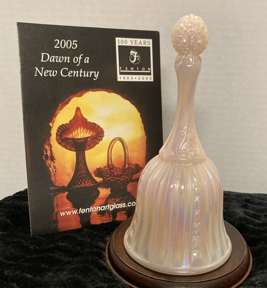 Fenton 1989 Shell Pink Iridescent Designer Bell