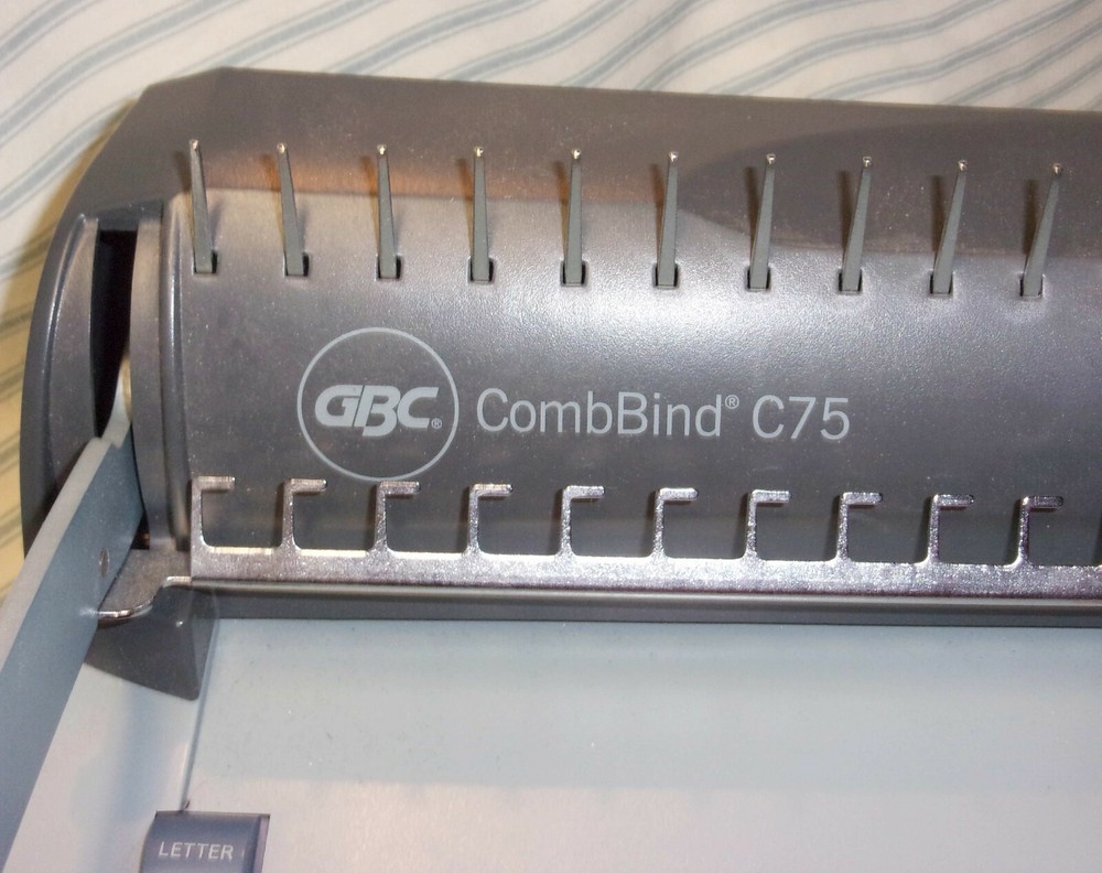 GBC COMBBIND C75 DESKTOP MANUAL BINDING SYSTEM
