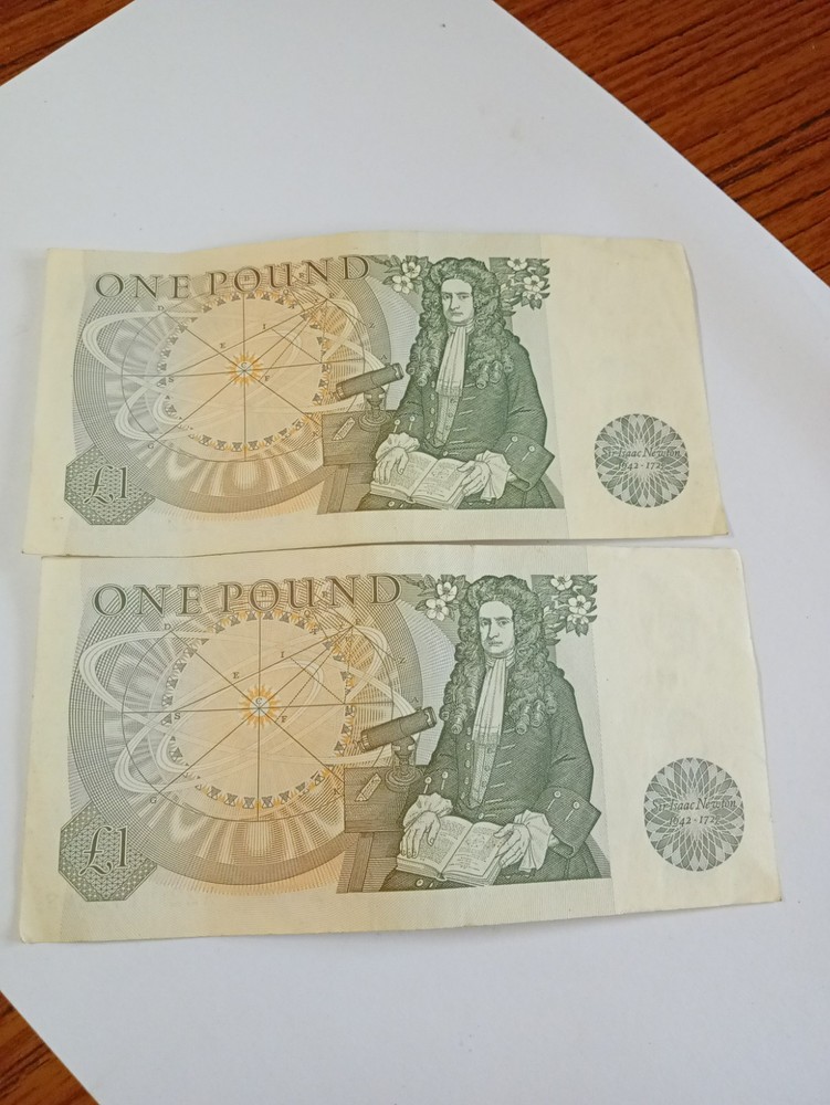one pound note x 2 consecutive numbers, page
