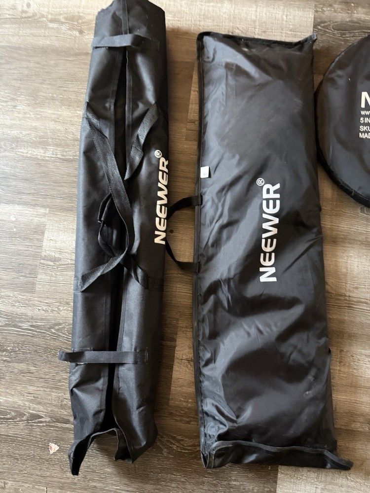 Neewer Bundle-Reflector-Backdrop Stand-110 CM Soft Box