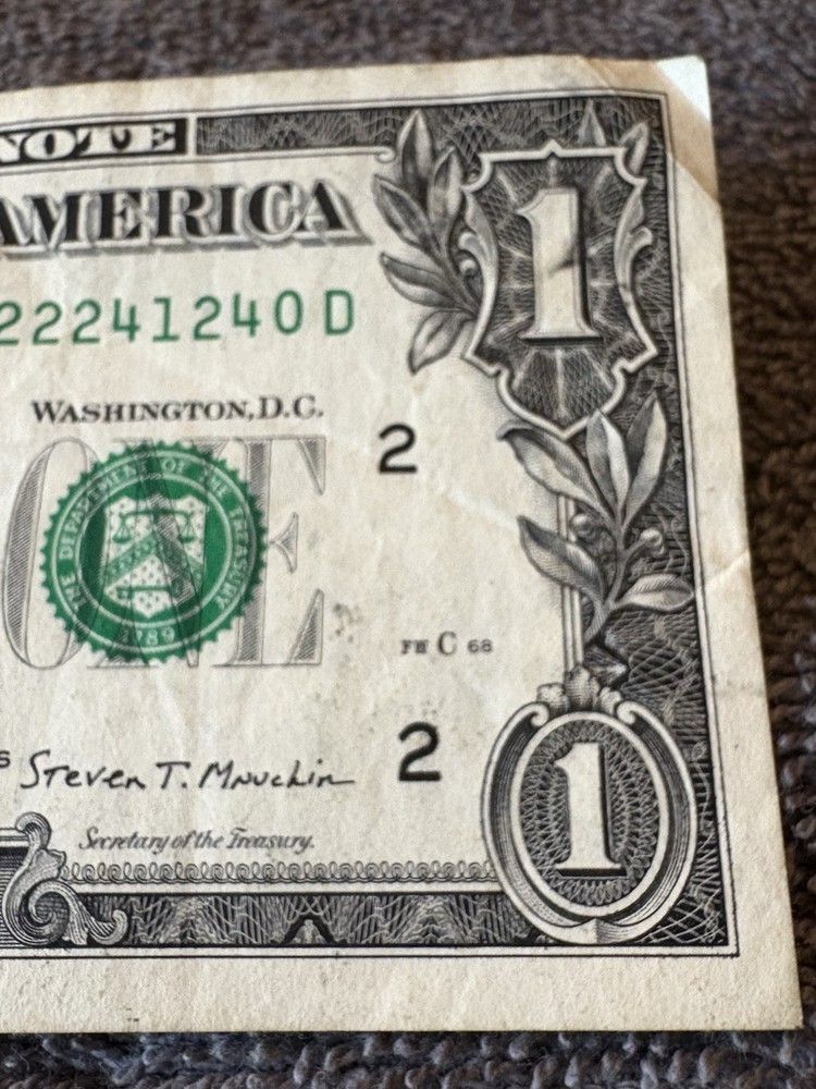 Mid Alignment Edges Dollar Bill