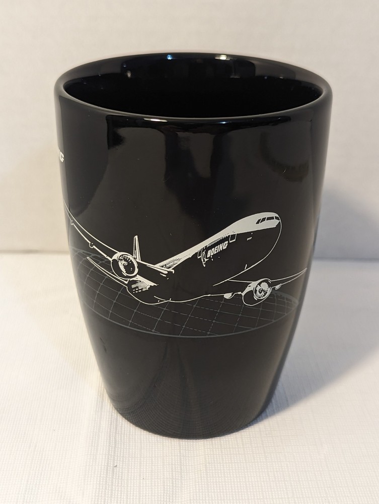 Boeing 777 Airliner Coffee Mug.