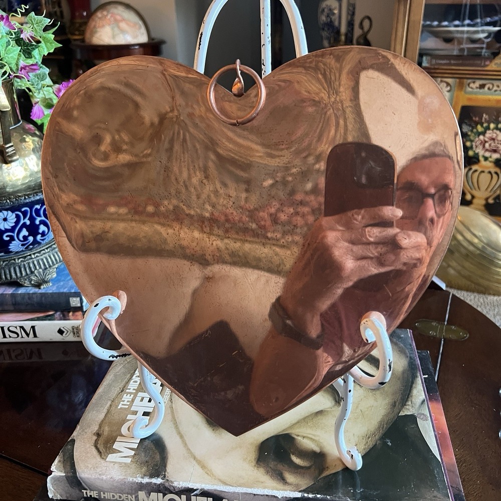 Vtg Solid Copper heart shaped Baking pan. Tin Lined. 11” X 12” X 1”