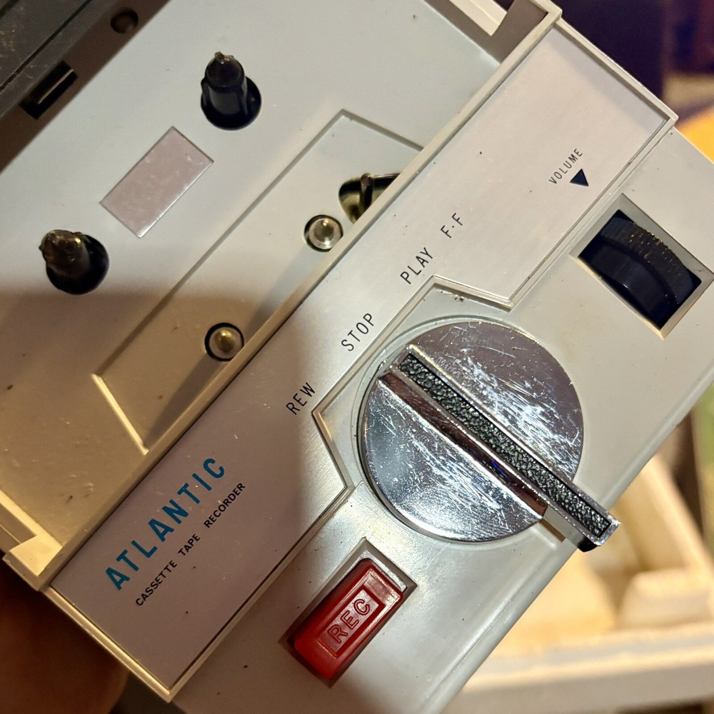 Atlantic Solid State Cassette Tape Recorder model KH-158 + Microphone, UNTESTED