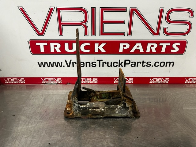 PETERBILT 359 TOW BRACKET