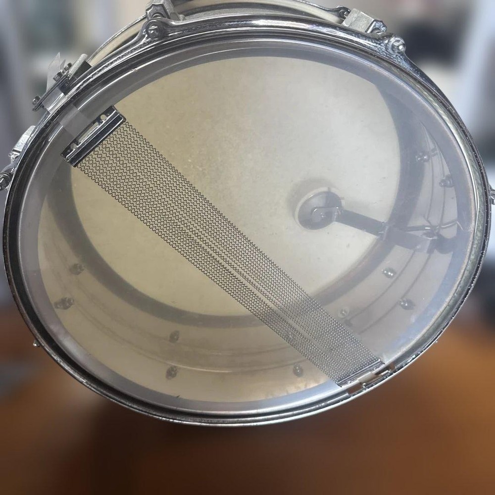 Pearl snare drum silver used