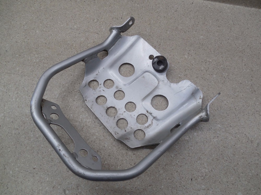 1990 Suzuki DR250S LOWER FRAME SKID PLATE ENGINE GUARD