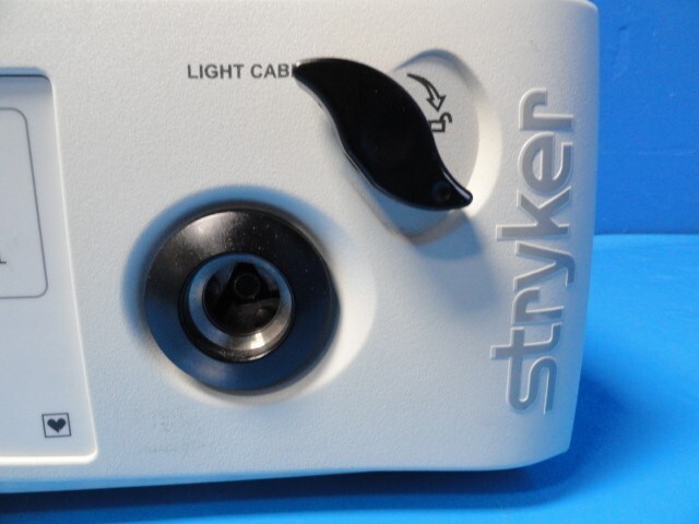 Stryker XL-7000 Light Source ONLY (No Lamp Module) ~ 31930