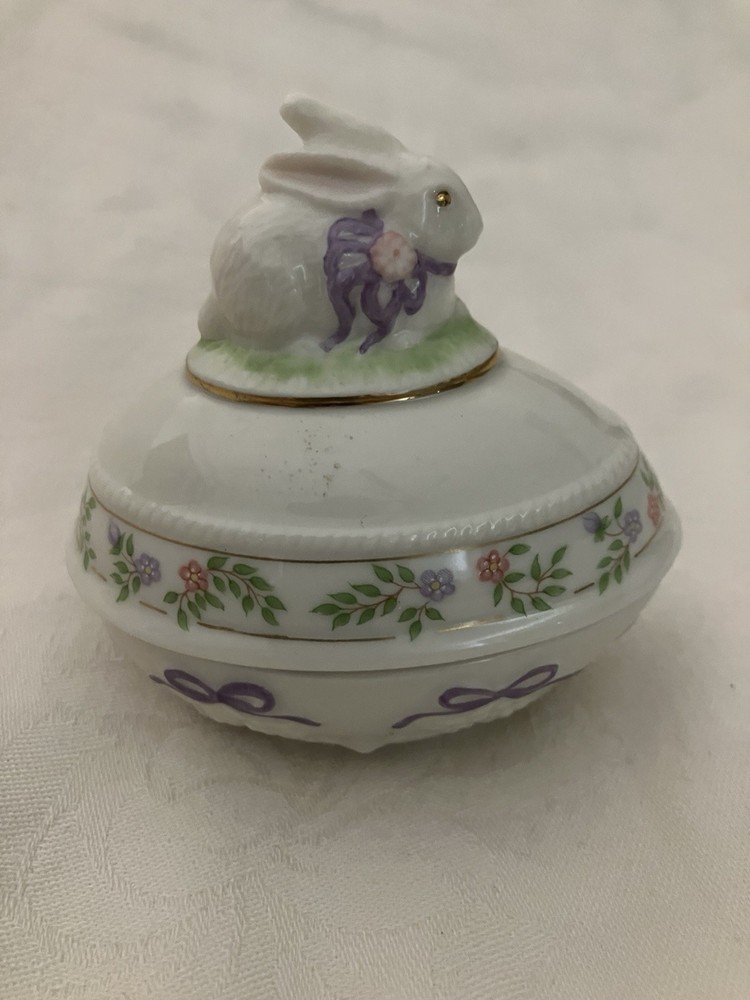 Vintage Lenox Easter 1994 The Rabbit Easter Egg Trinket Dish