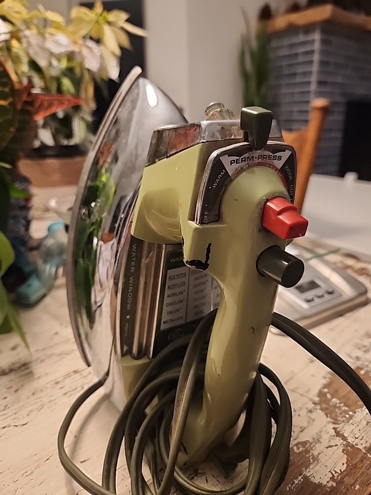 GE H4f95av Steam Iron Working