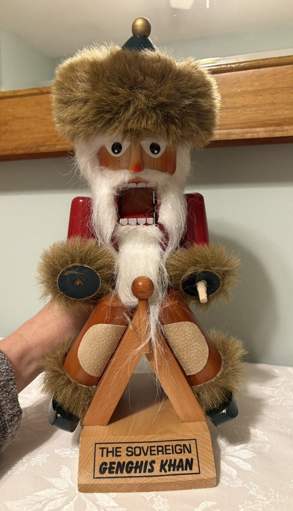STEINBACH 14" Nutcracker The Sovereign GENGHIS KHAN. Missing Weapons. As Is.