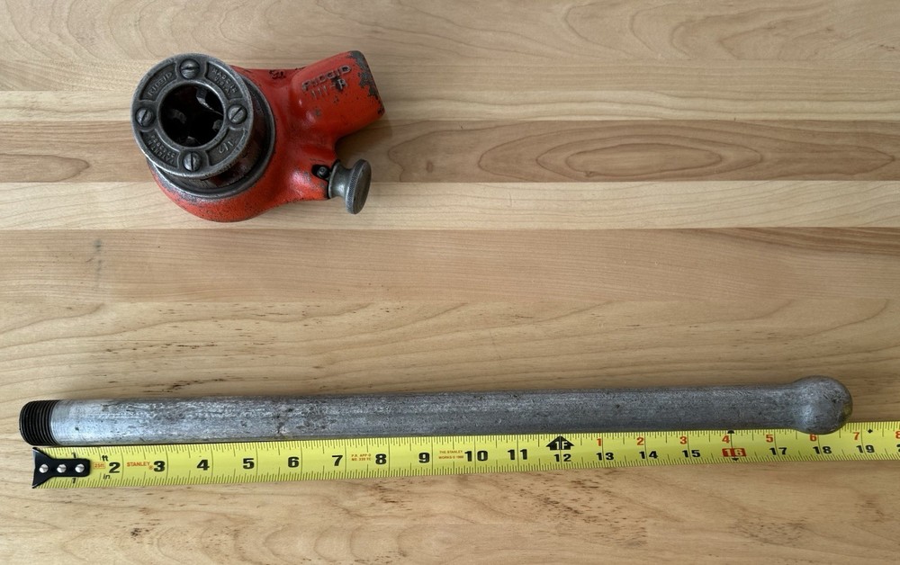 Ridgid 111-R Pipe Threader With Handle & Die Head 1/2"