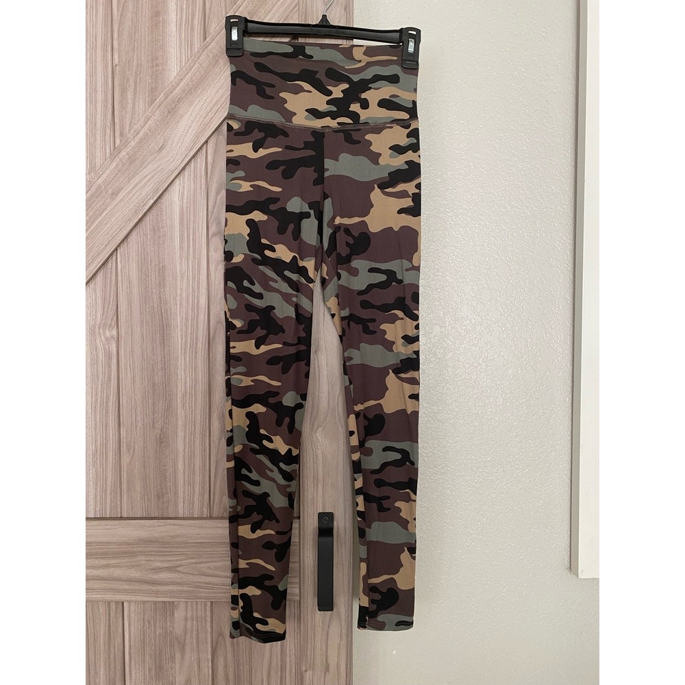 NWT Le Lis camo size small leggings