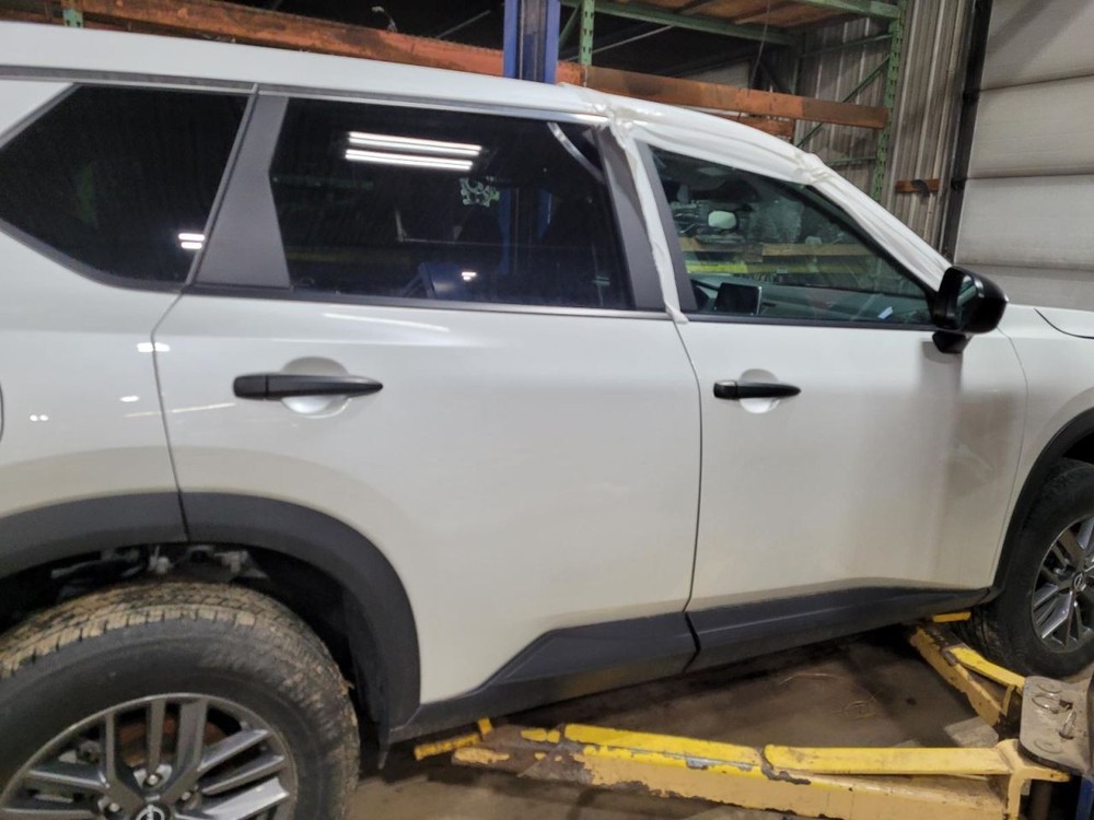 Air Shutter US Built Fits 24-25 ROGUE 2110253
