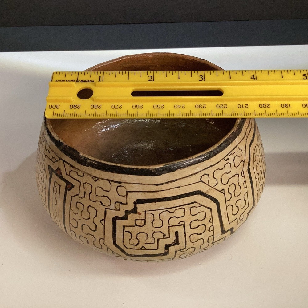 VTG Shipibo-Conibo Pottery Bowl geometric pattern Peru