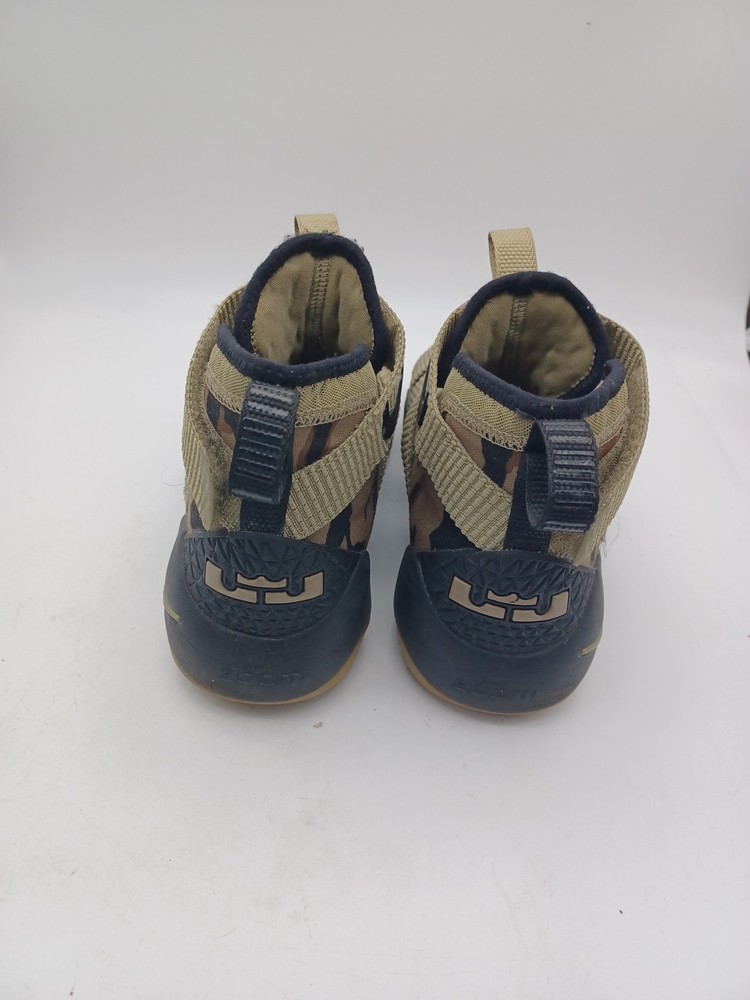 Nike Zoom Size 7Y