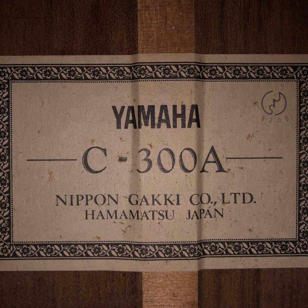 YAMAHA C-300A Classical Guitar Solid Cedar Top Rosewood Back JPN USED