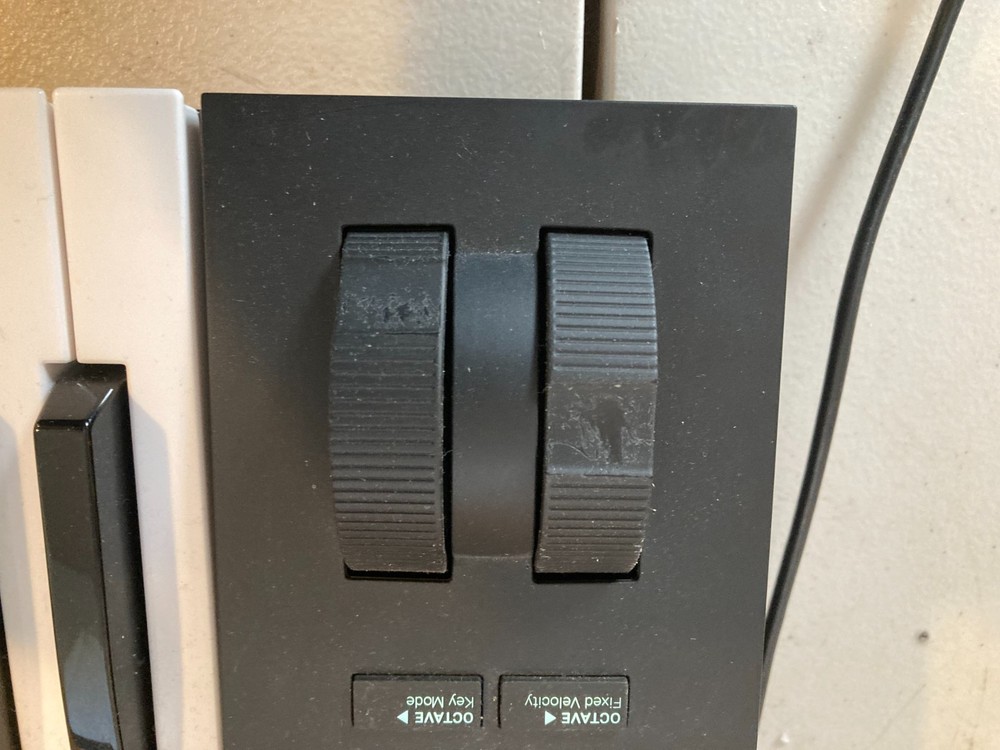 KOMPLETE KONTROL A49 MIDI CONTROLLER