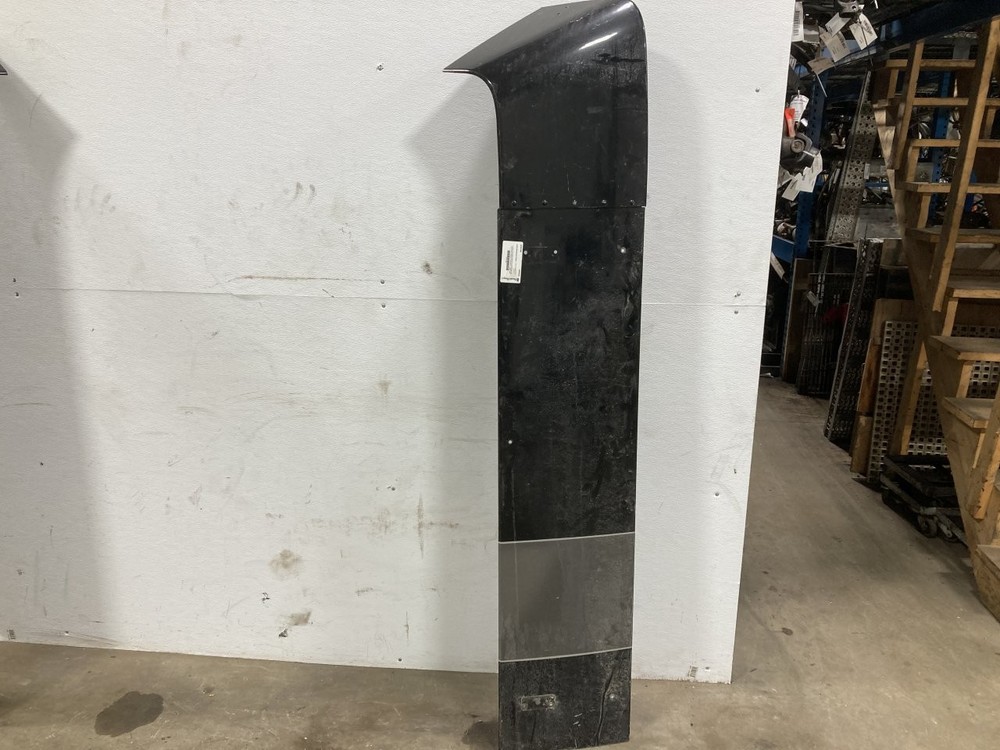 Peterbilt 386 COMPOSITE Left/Driver BETWEEN CAB AND SLEEPER Panel