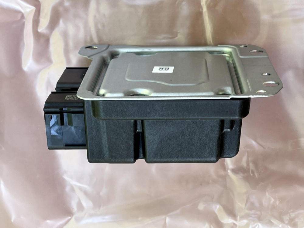 Tesla Model 3 Safety Restraint Control Module Computer 1095757-00-C
