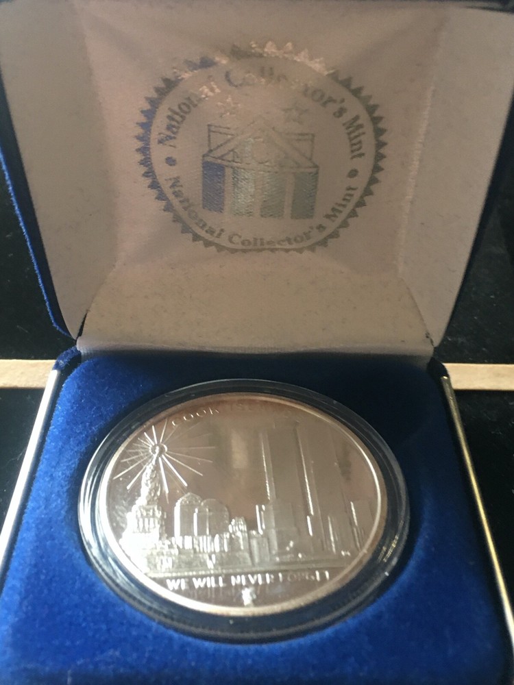 2006 Cook Islands, 1 Oz Silver Freedom Dollar "We will Never Forget"