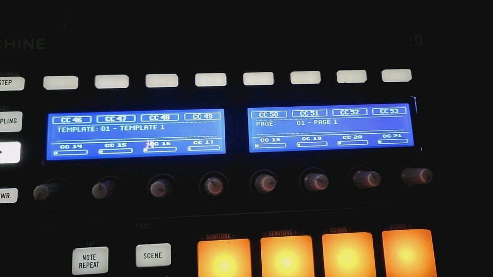 Native Instruments MASCHINE MK2 Black w/USB Cable – Power Tested Only.