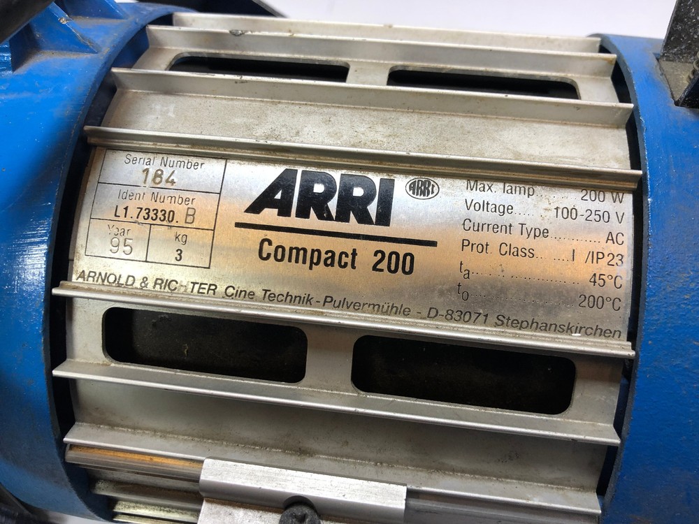 Arri compact 200w HMI lighting kit