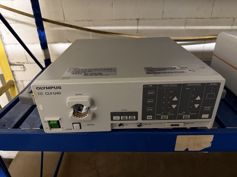 OLYMPUS EVIS CLV-U40 ENDOSCOPIC ENDOSCOPY XENON LIGHT SOURCE