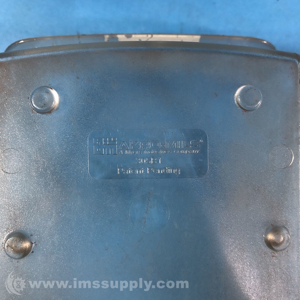 Akro Mils 305B1 Hang and Stack Bin USIP