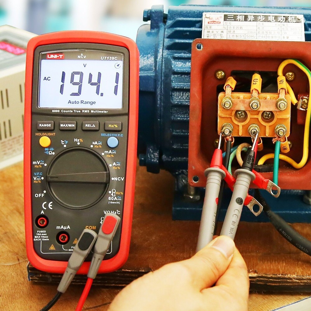 UNI-T UT139C True RMS Digital Multimeter Ammeter Auto/Manual Range Data Hold