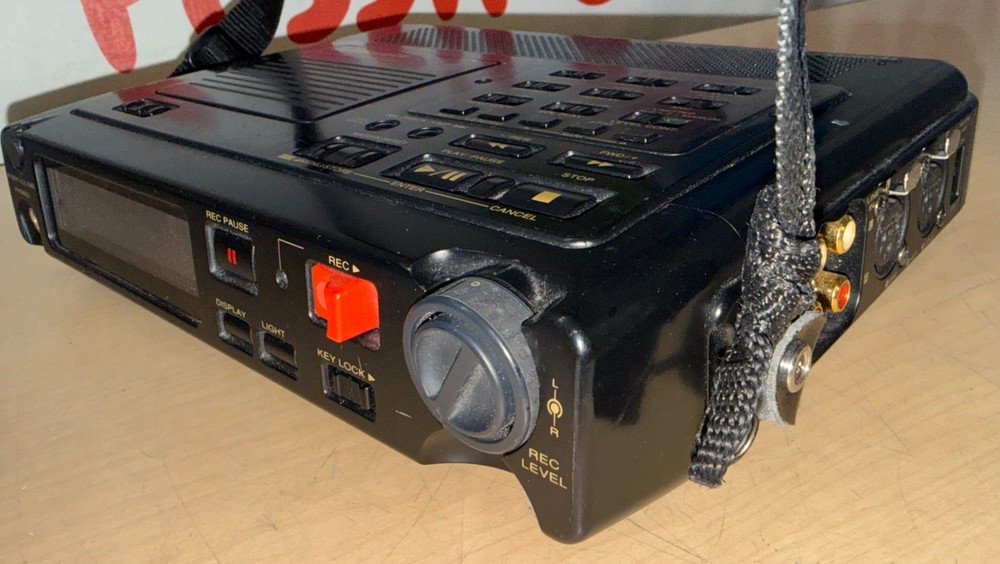 Marantz PMD670 U1B Professional CompactFlash Stereo Portable Recorder