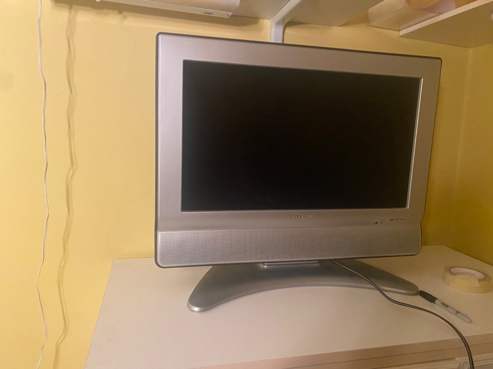 SHARP 26" LIQUID CRYSTAL TV LC-26SH10U-WORKS GREAT!